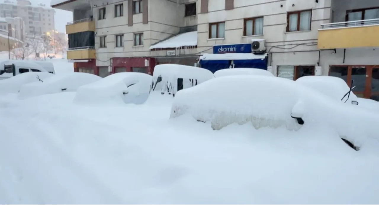 ARAÇLAR BİLE GÖZDEN KAYBOLDU