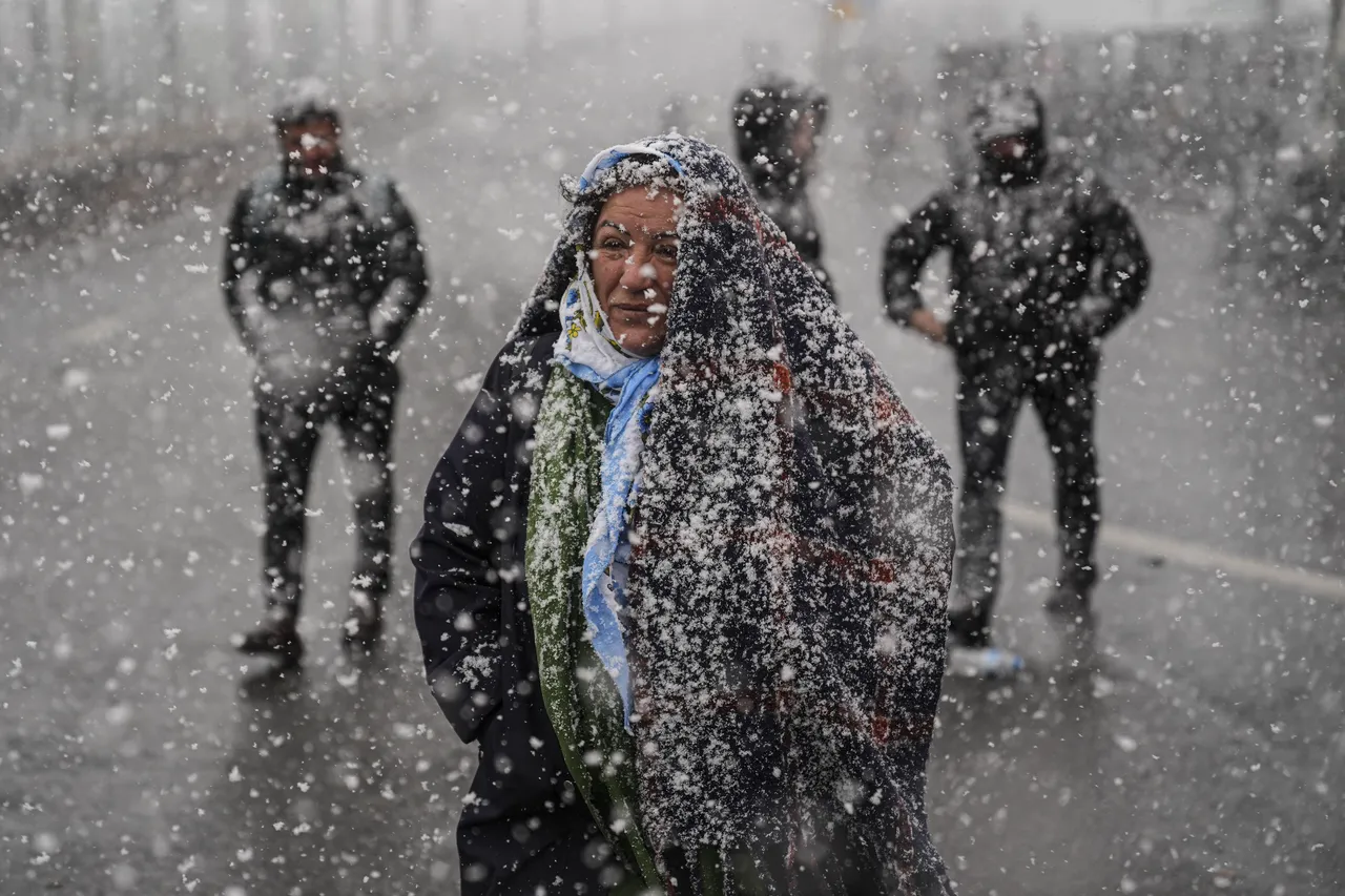 İstanbul'da kar yağışı! Birçok ilçe beyaza büründü