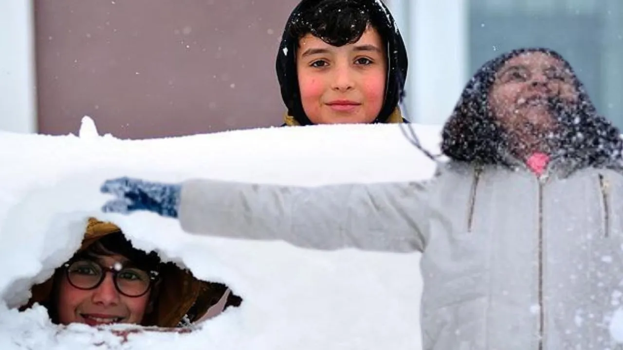 2 Ocak Cuma okullar tatil mi, yarın hangi illerde okullar tatil?