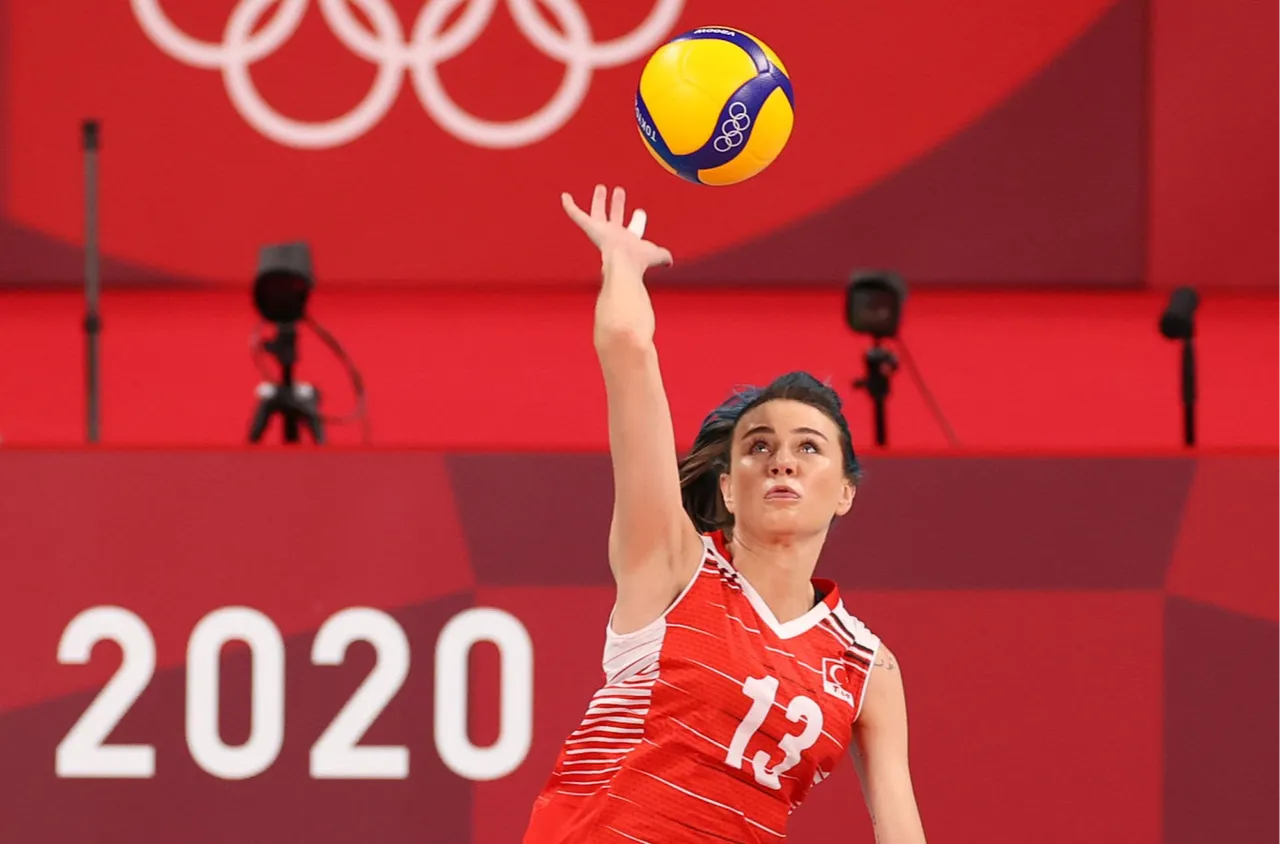 Meryem Boz kimdir, kaç yaşında, nereli? Milli voleybolcu Survivor 2026 kadrosunda!