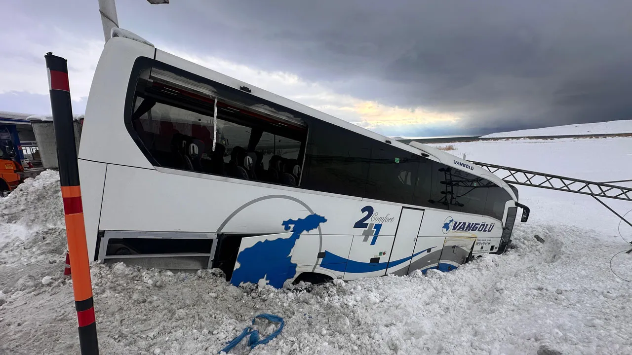 Van'da otobüs yoldan çıktı: Çok sayıda kişi yaralandı
