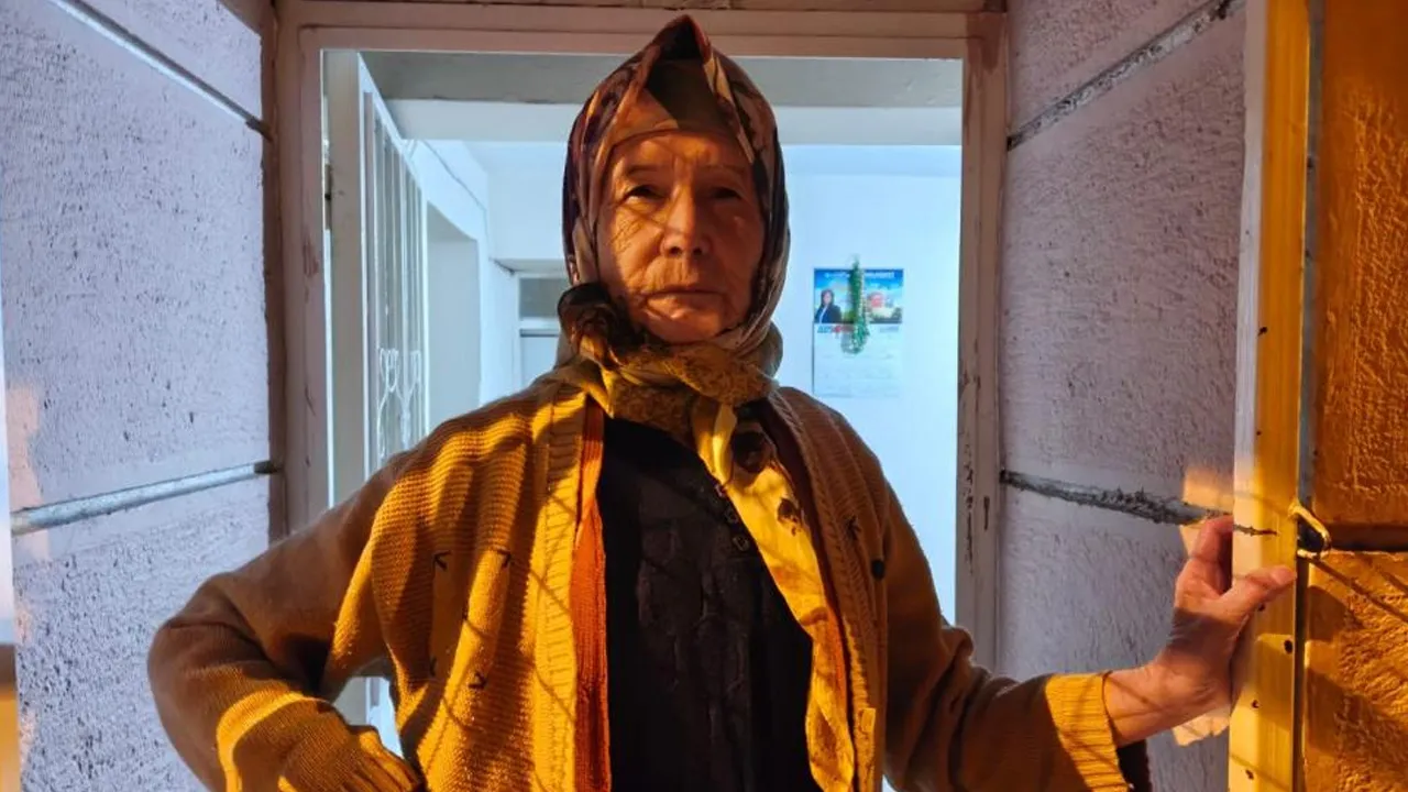Yeni yıla balkonda girdi! Yaşlı kadın saatlerce soğukta mahsur kaldı