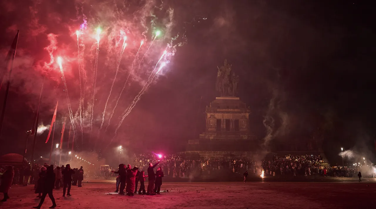 Yılbaşı kana bulandı! Kendi yaptıkları havai fişek sonları oldu, yaralılar da var