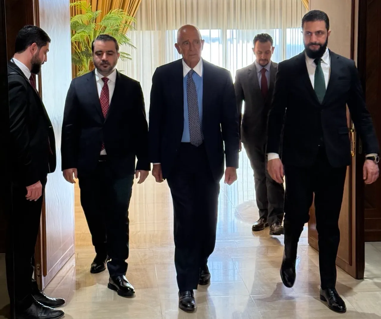 ABD Büyükelçisi Barrack Şam’da: Şara yönetimine açık destek