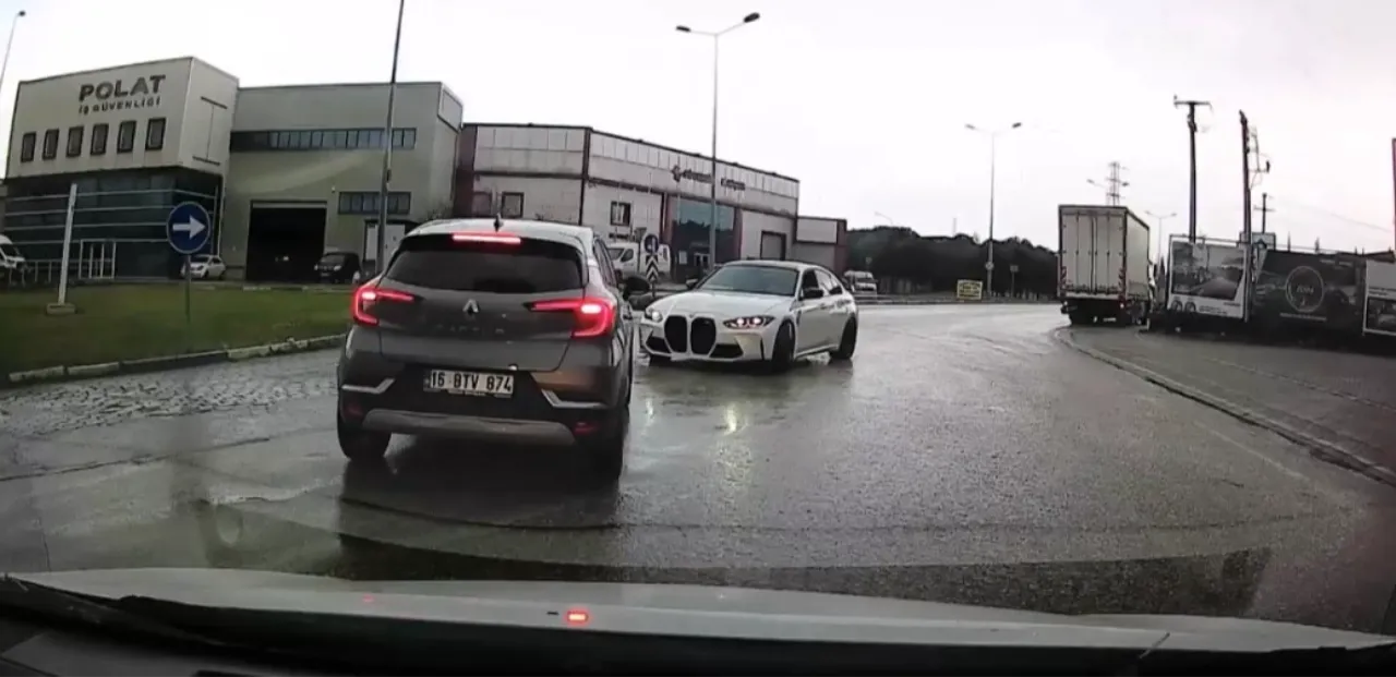 Cadde ortasında yaptıkları şoke etti! Cezası 58 bin lira oldu