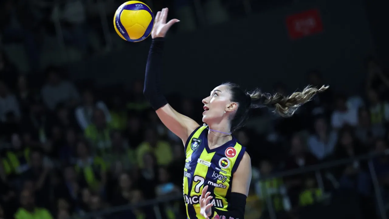 Fenerbahçe Medicana'ya Hande Baladın'dan kötü haber: Maça devam edemedi