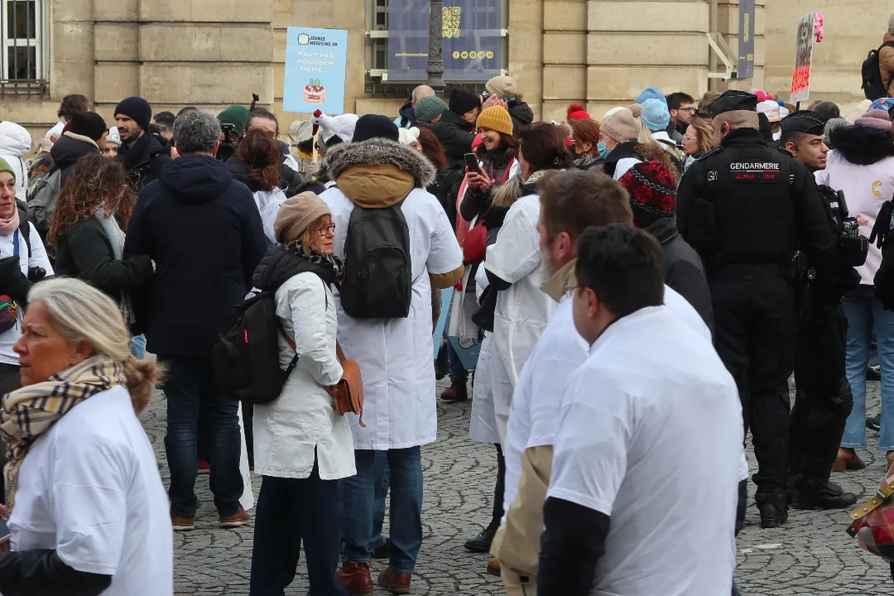 Fransa’da aile hekimleri greve gitti! Ameliyathanelerin yüzde 80’i kapanabilir