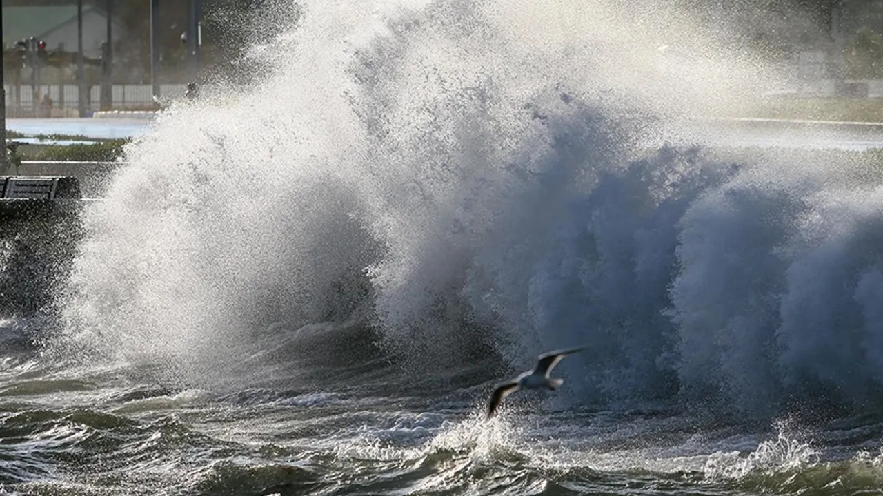 Meteoroloji’den peş peşe uyarı! 3 bölgede fırtına alarmı