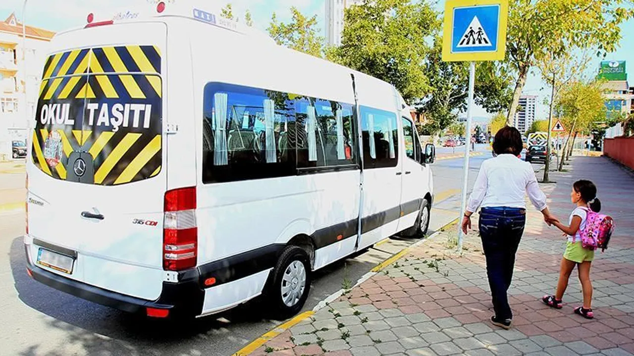 Servis araçlarında yaş krizi! Her yıl milyonlarca dolar döviz yurt dışına çıkıyor