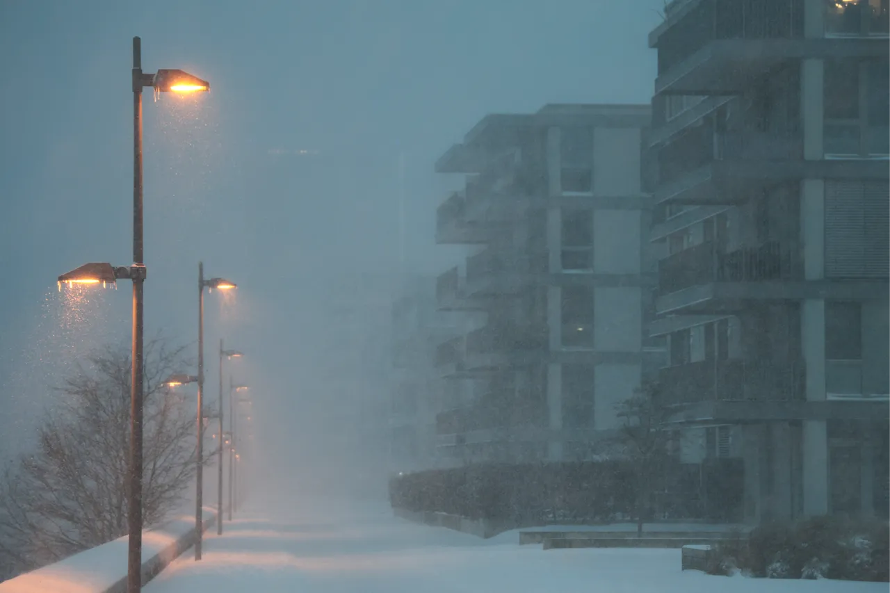 Trenler iptal, uçuşlar gecikmeli! 'Elli fırtınası' maçları da iptal etti