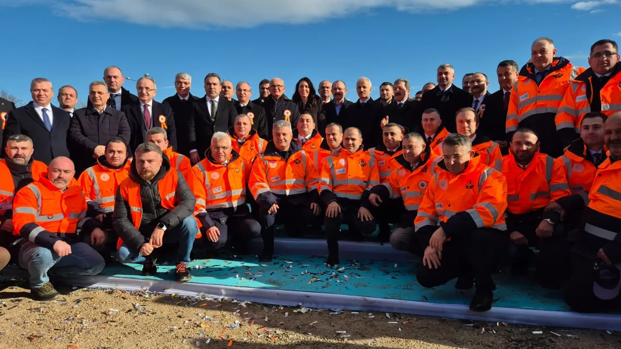 Türkiyede bir ilk! Proje tamamlandığında iki kent arası mesafe 2,5 saate düşecek