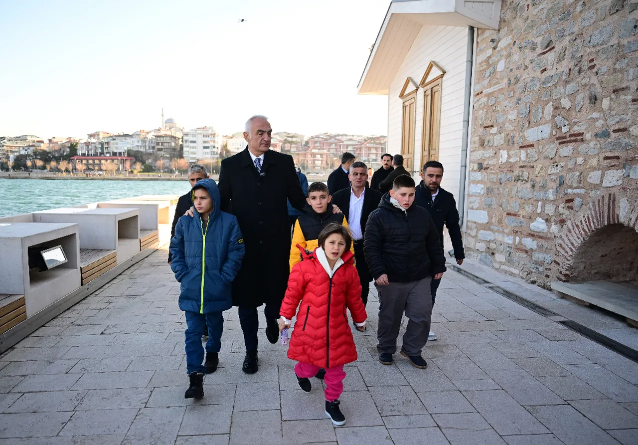 Yürek ısıtan görüntü sonrası Bakan Ersoy harekete geçti! Çocukların hayali gerçek oldu