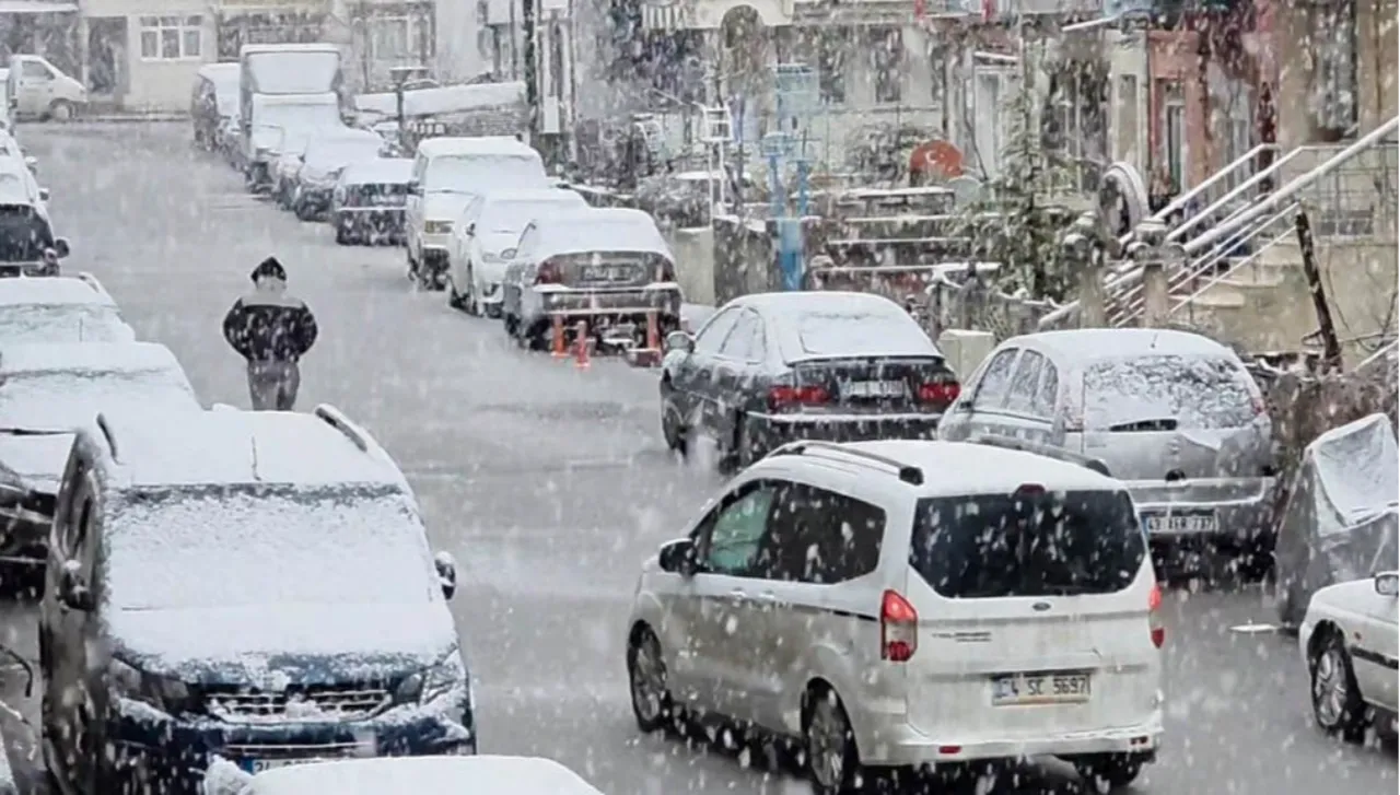 Beklenen kar başladı, Kütahya beyaza büründü