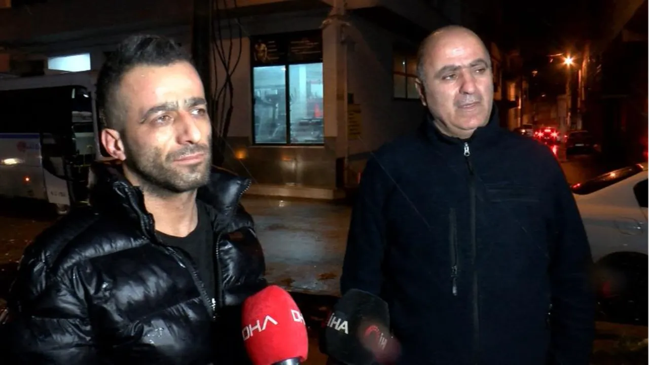 Bursada fırtına duvarı yıktı! 10 araç hurdaya döndü