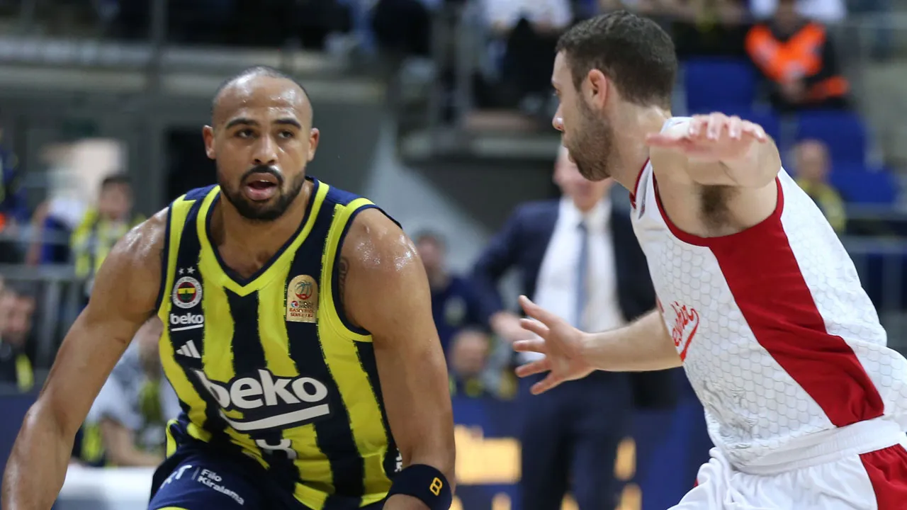 Fenerbahçe liderliği Beşiktaş'tan aldı