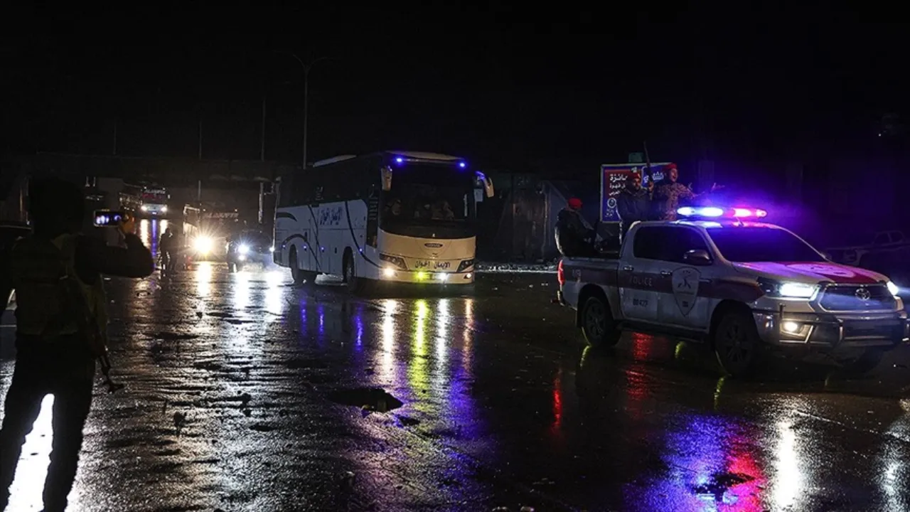 Halep'terör örgütü YPG'den tamamen temizlendi! Son grup tahliye ediliyor