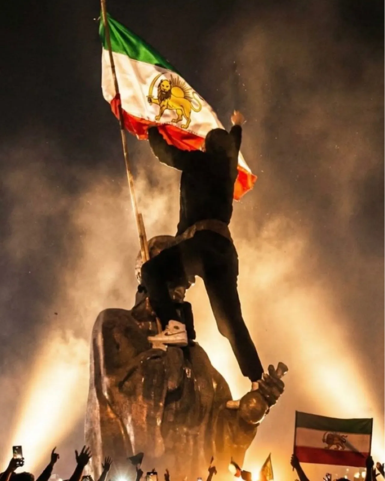 İran yanıyor! Sokaktan bölünmeye giden yol