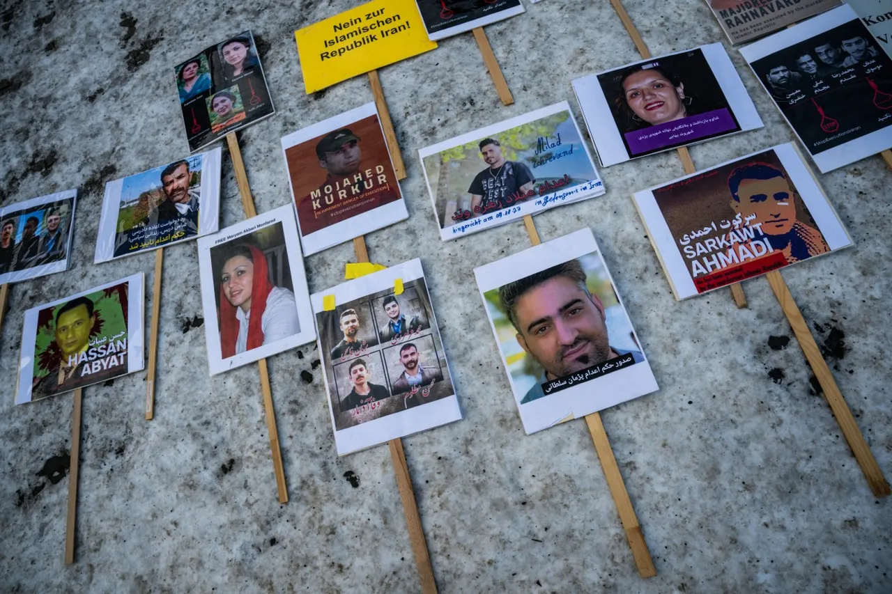 İranda polis  gerçek mermi  kullanıyor iddiası: Yüzlerce ceset gördük