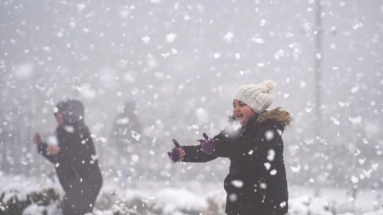 İstanbul ve Ankarada okullar tatil mi? 12 Ocak valilik kar uyarısında bulundu!
