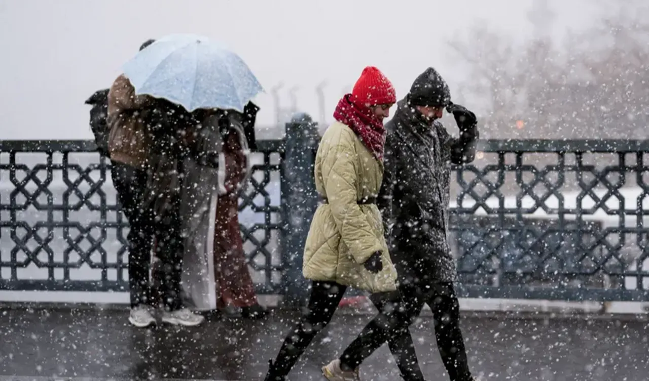 İstanbul ve Ankarada okullar tatil mi? 12 Ocak valilik kar uyarısında bulundu!