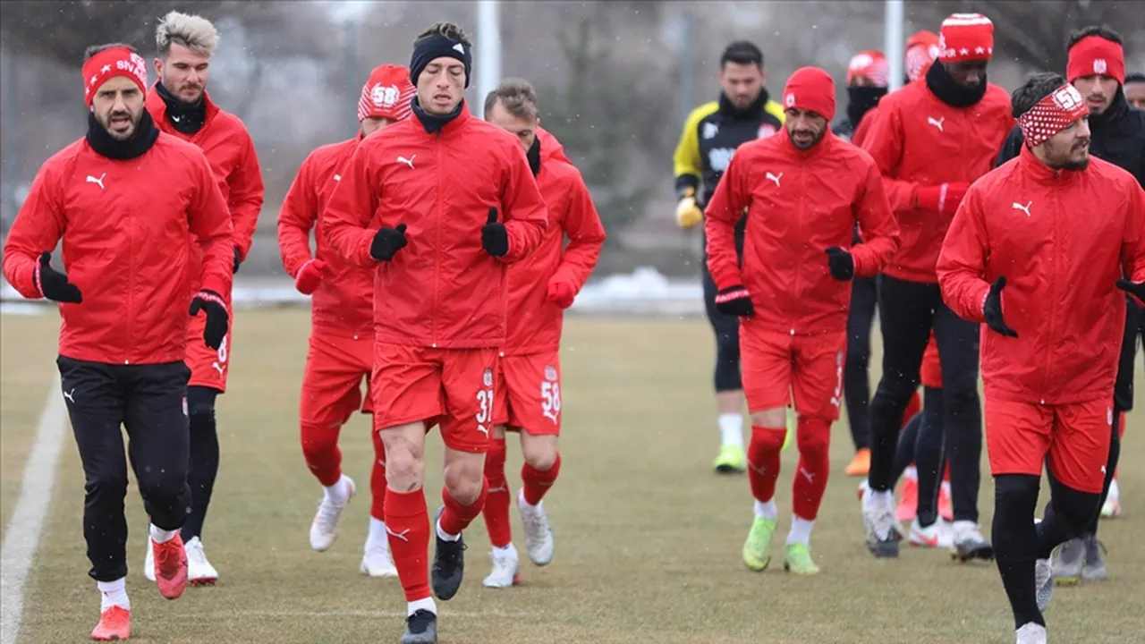 Sivasspor-Erzurumspor maçı hangi kanalda, saat kaçta canlı yayınlanacak? Adnan Deniz Kayatepe yönetecek!