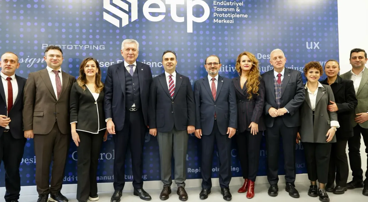 Bakan Kacır, Endüstriyel Tasarım ve Prototipleme Merkezini ziyaret etti