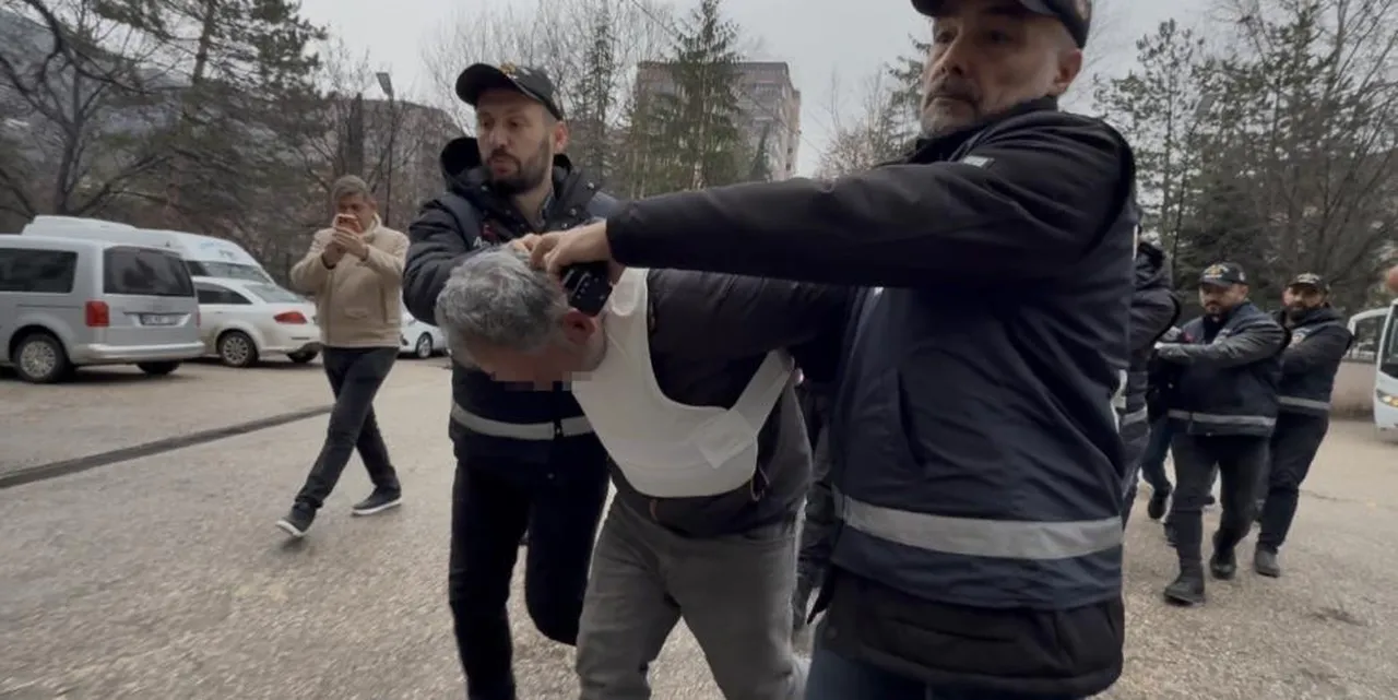 Baltayla öldürdüğü babasını aylarca sakladı! Tokattan Yunanistana uzanan cinayette korkunç detay