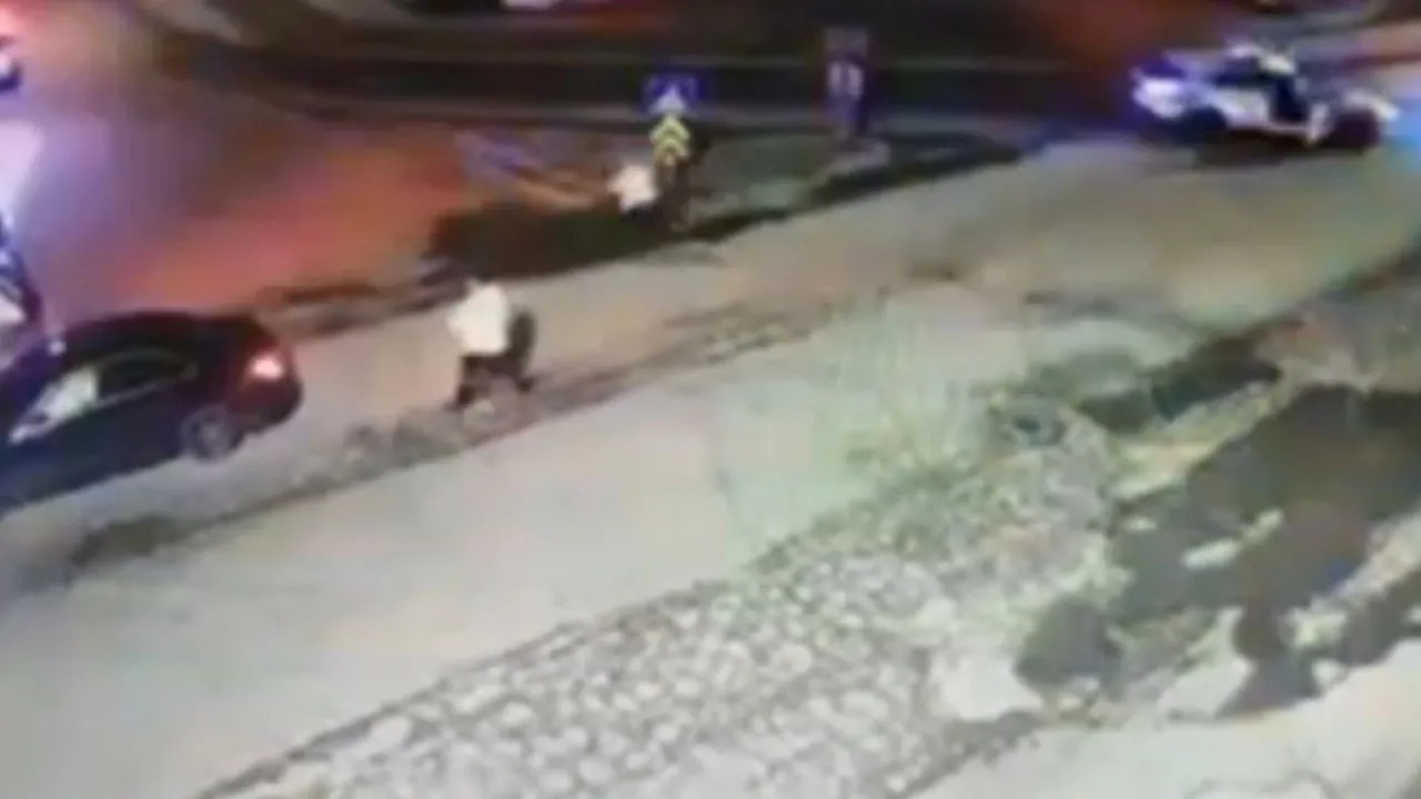 'Dur' ihtarına uymadı, polis aracına çarptı: 2'si polis 3 kişi yaralandı