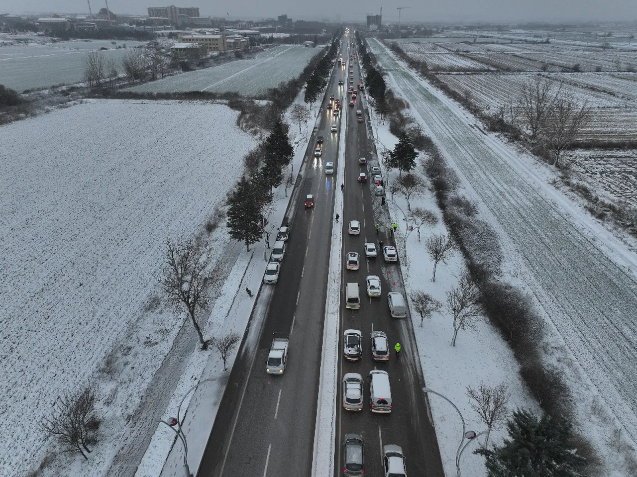 Edirnede zincirleme facia! Ortalık savaş alanına döndü, 9 araçta hasar var