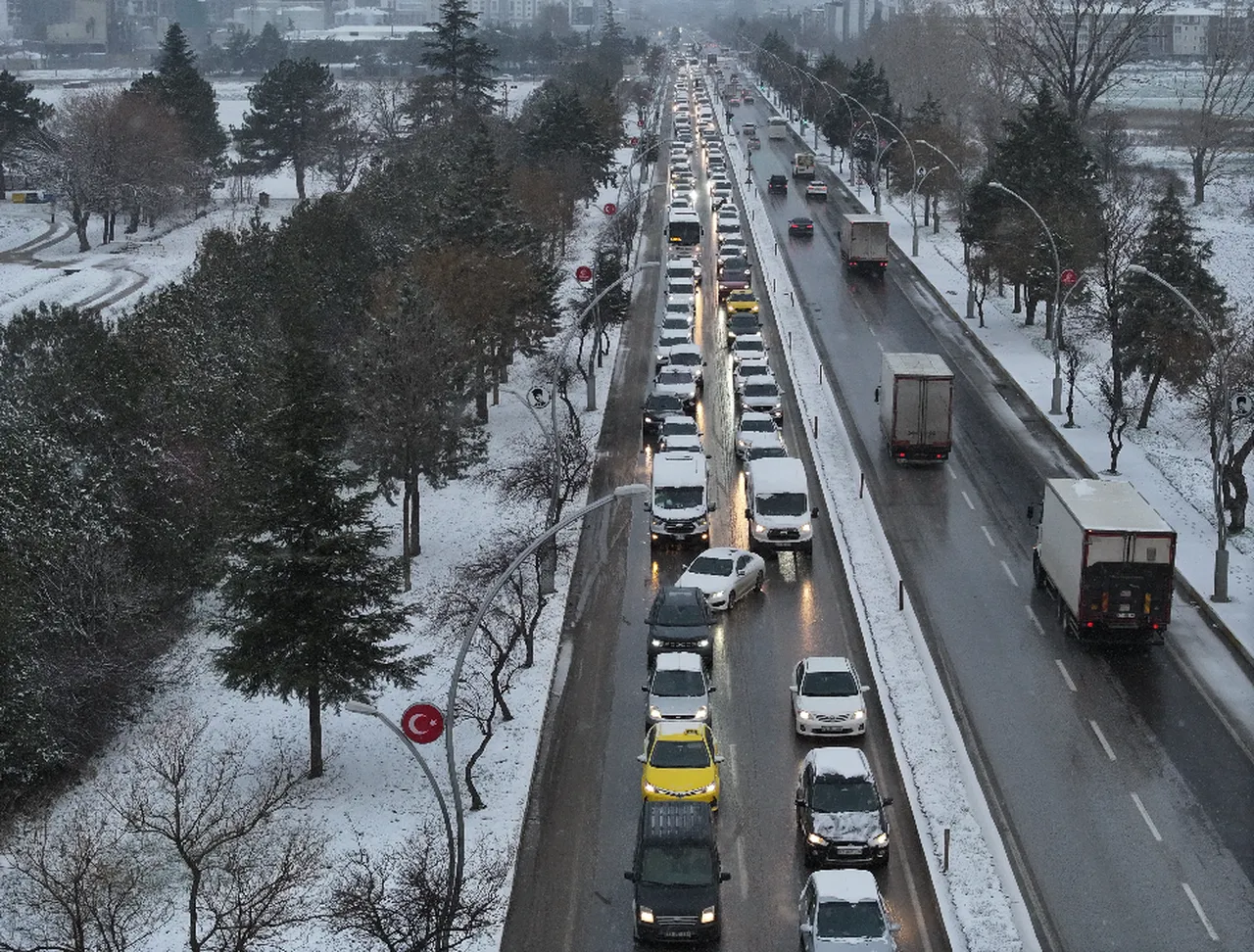 Edirnede zincirleme facia! Ortalık savaş alanına döndü, 9 araçta hasar var
