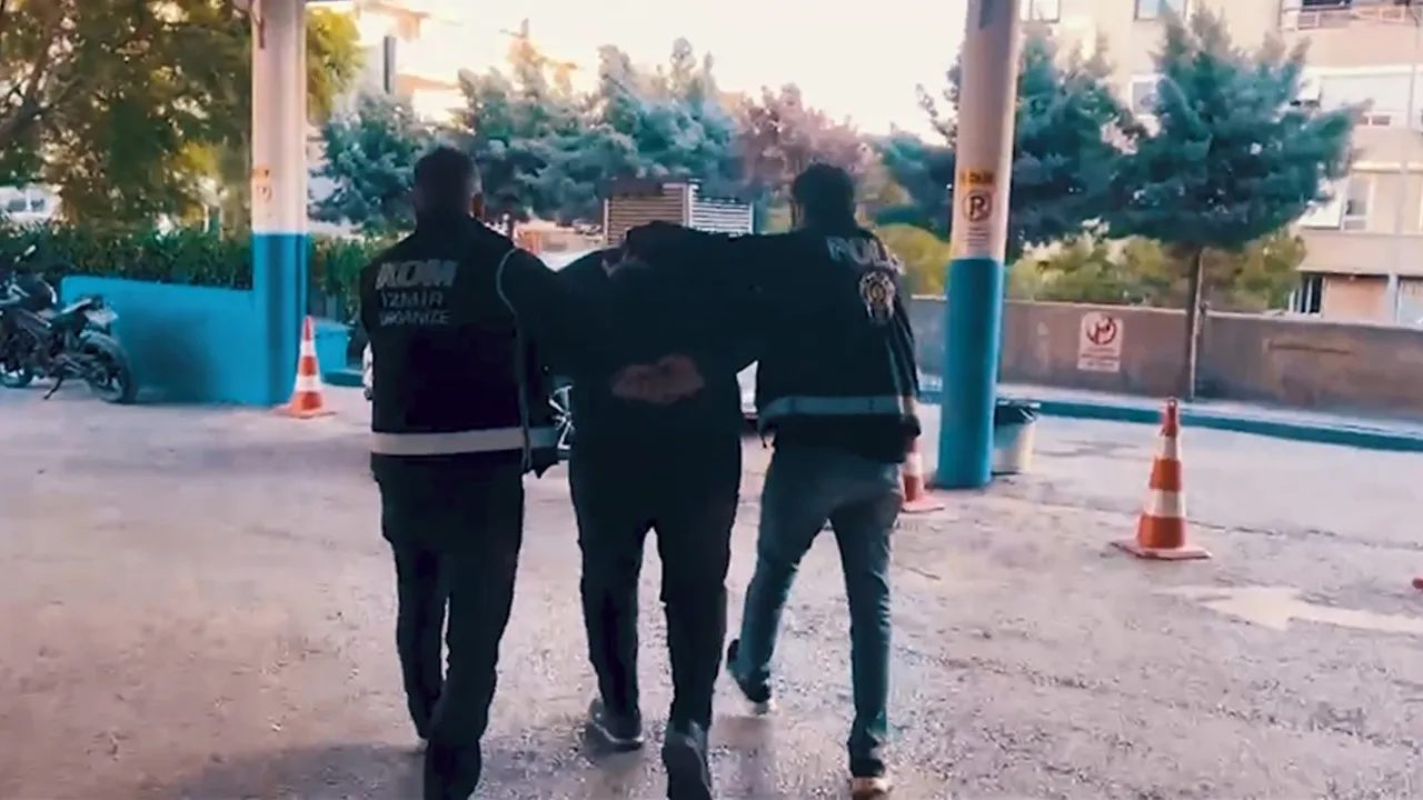 FETÖ'ye eş zamanlı baskın, çok sayıda gözaltı var!