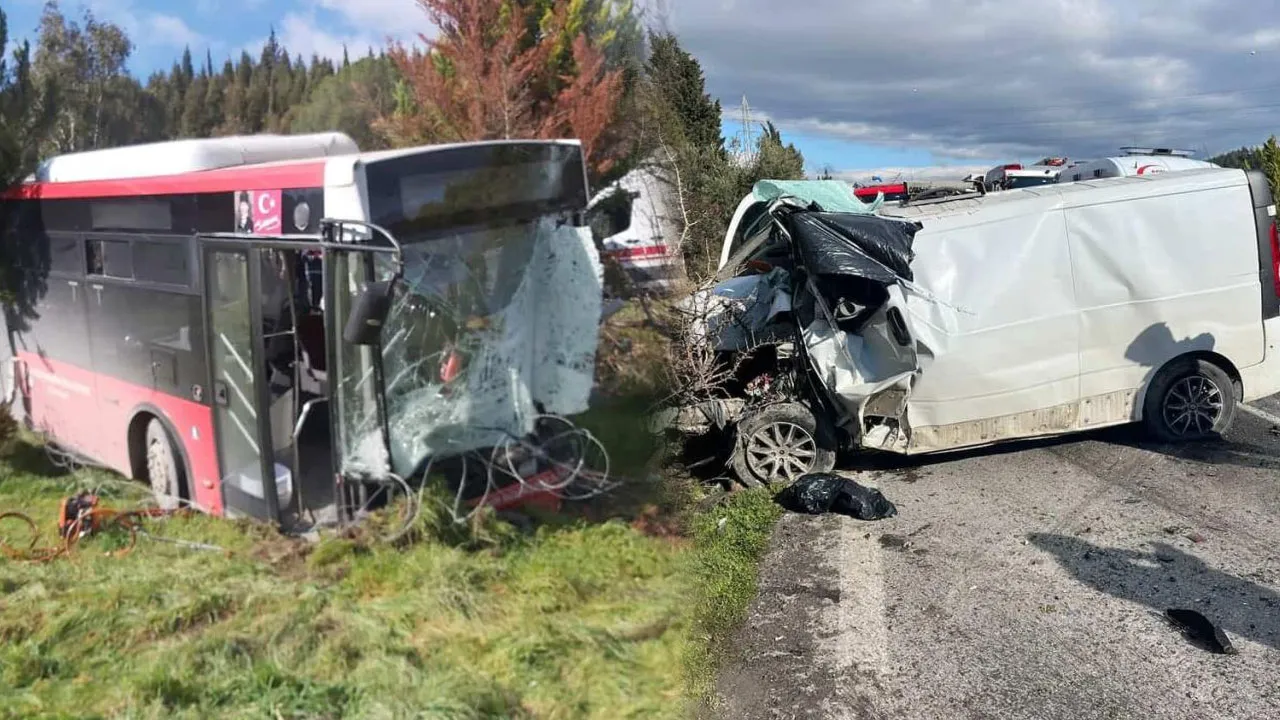 İzmir'de belediye otobüsü ile panelvan çarpıştı: 1 ölü, 8 yaralı
