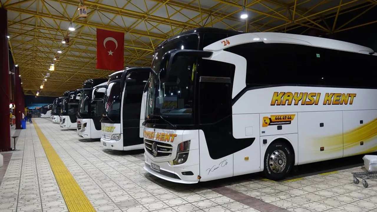 Kar yolları kapattı! Malatya'da otobüs seferleri durduruldu