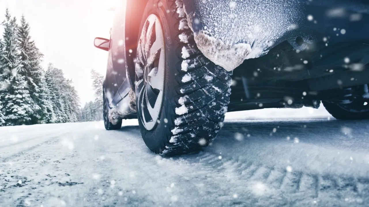 Karlı ve buzlu havada araba nasıl kullanılır? Yapılması ve yapılmaması gerekenler! 