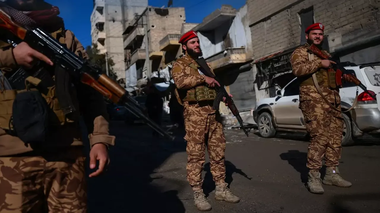 Suriye'de yeni cephe mi açılıyor? Şam yönetimi, Meskene ve Deyr Hafir hattına takviye birlikler sevk etti