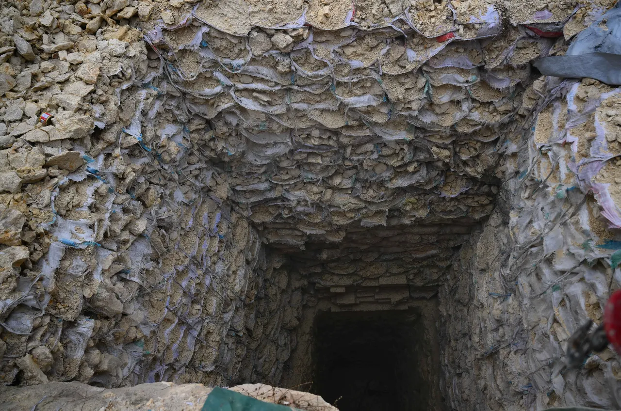 Halep'te terör tünelleri!