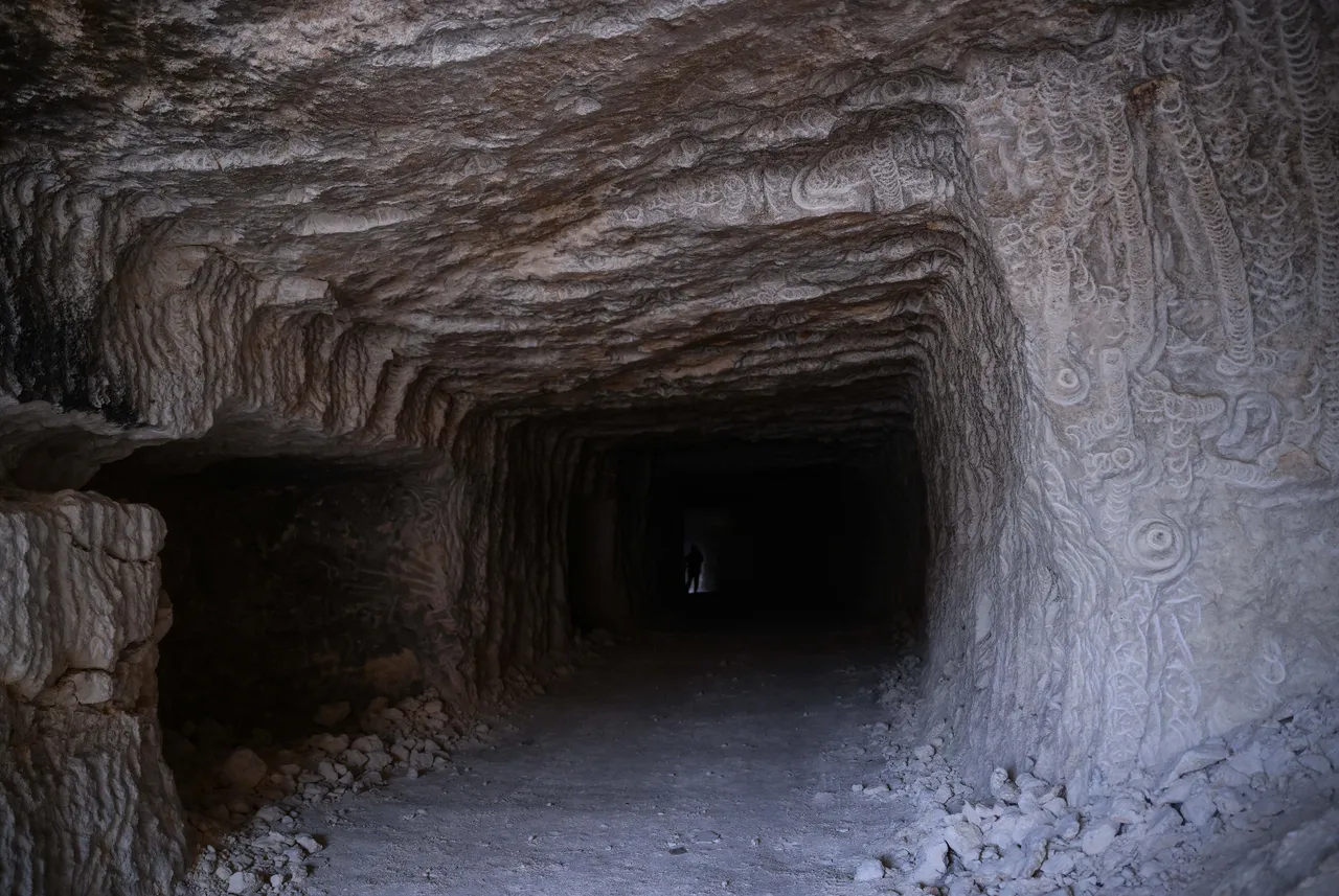 Halep'te terör tünelleri!