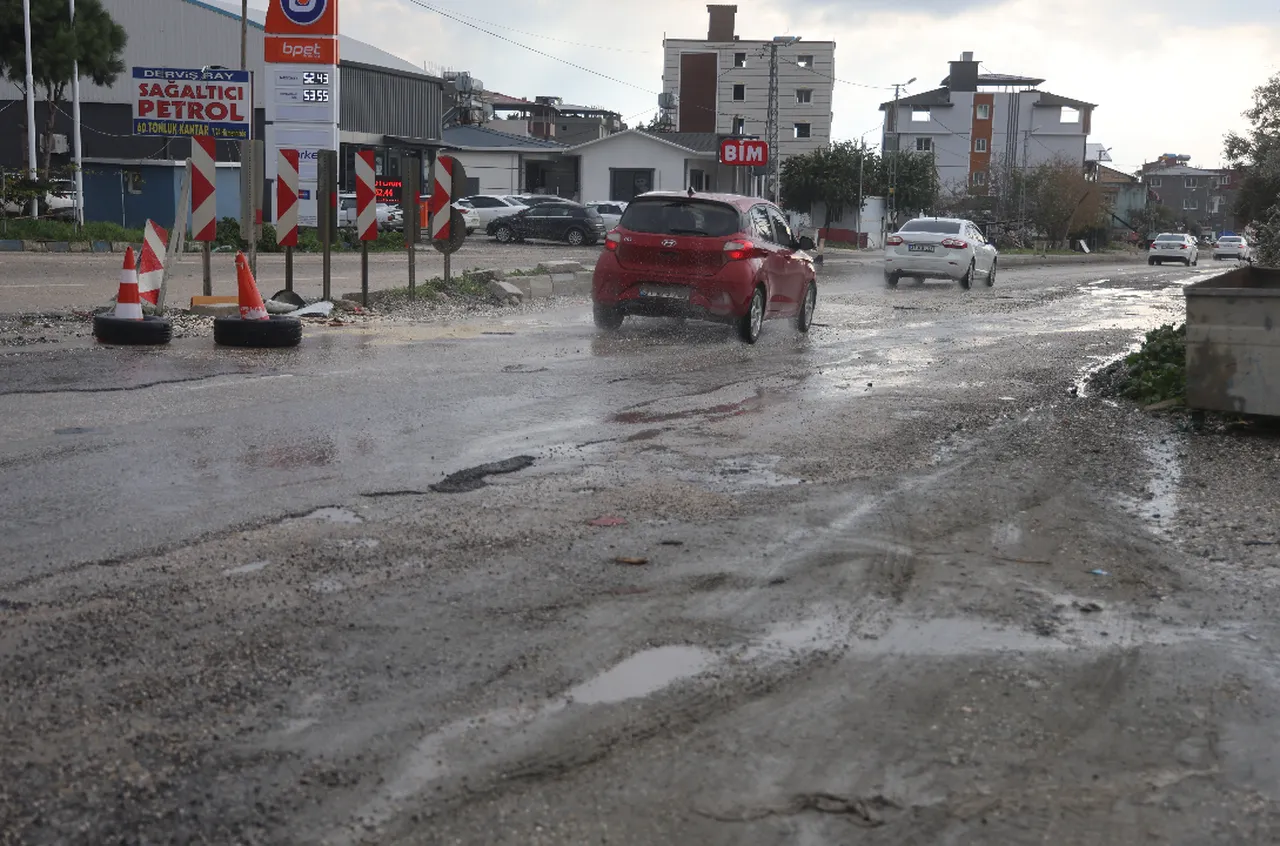 Uyardı ama durduramadı! 6 araç göz göre göre böyle hasar aldı