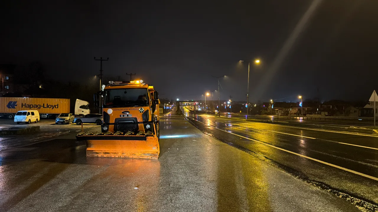 Yoğun sis sürücüleri zorladı! Bolu Dağı’nda ekipler teyakkuzda