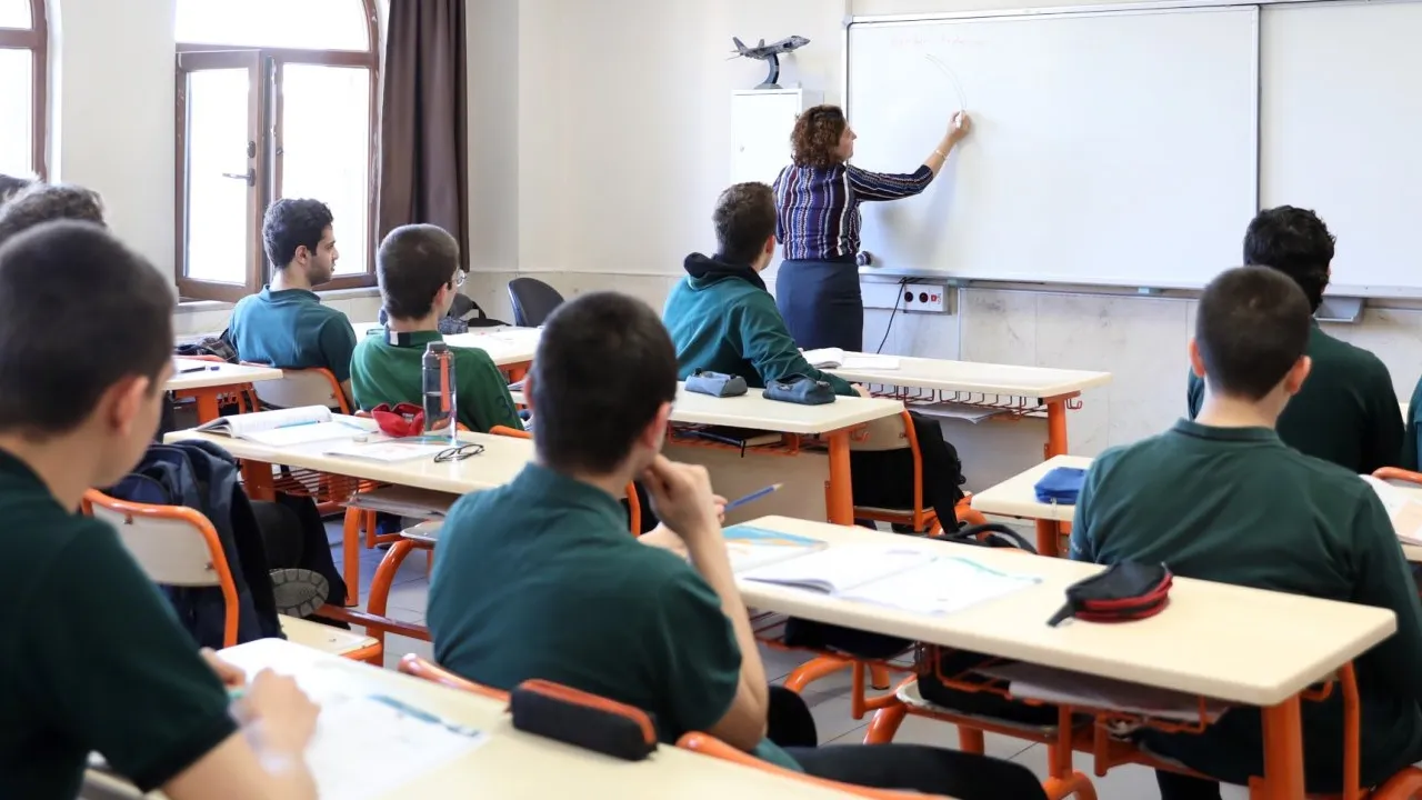 Yönetici görevlendirme ve öğretmenlerin yer değiştirme takvimi belli oldu