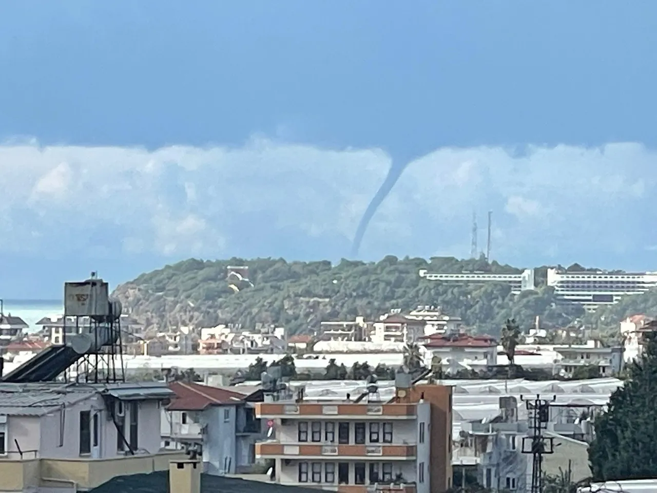 2026’nın ilki! Antalya’da korkutan manzara, tam 10 dakika sürdü