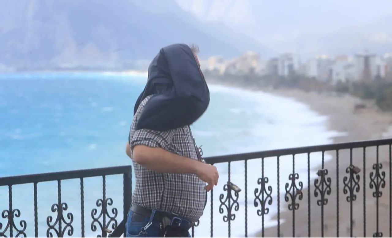 2026’nın ilki! Antalya’da korkutan manzara, tam 10 dakika sürdü