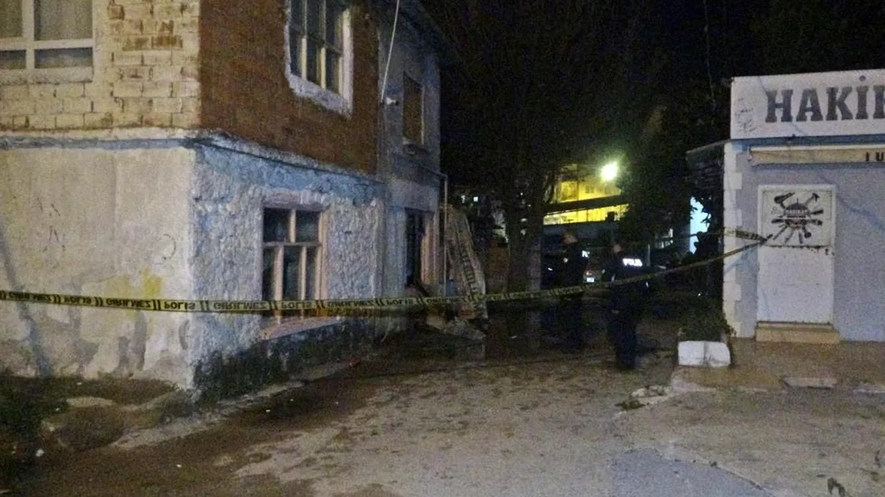 Antalya’da yangın faciası! Kiracı öldü, ev sahibi hastanelik oldu