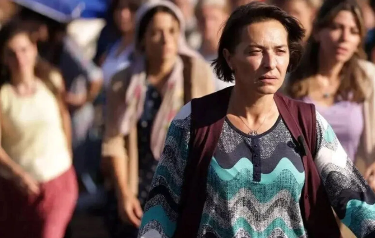 Ayça Bingöl, Kıskanmak dizisinde Nüzhetin annesi rolüyle ekranda!