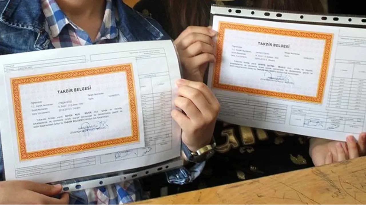 Bir dersten kalınca belge alınır mı, devamsızlığı olana belge verilir mi? Takdir-Teşekkür belgesi alma şartları