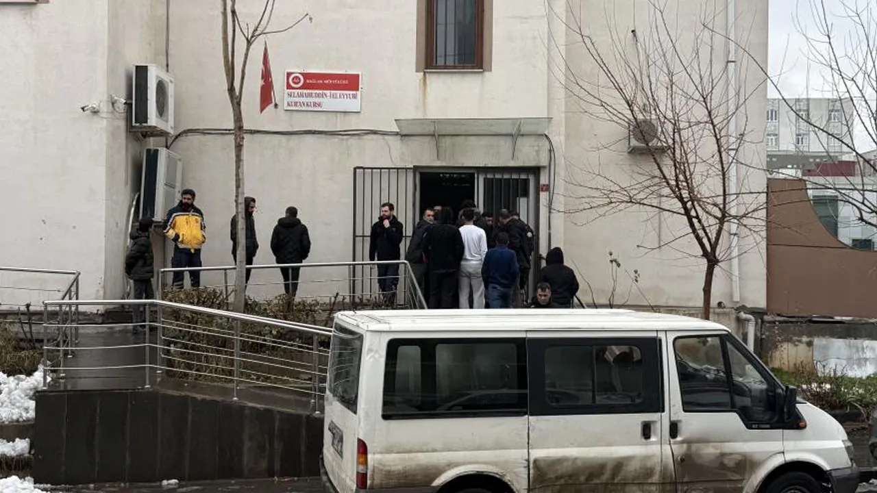 Diyarbakır'da feci olay: Kur'an kursuna çocuğunu getirirken saldırıya uğradı