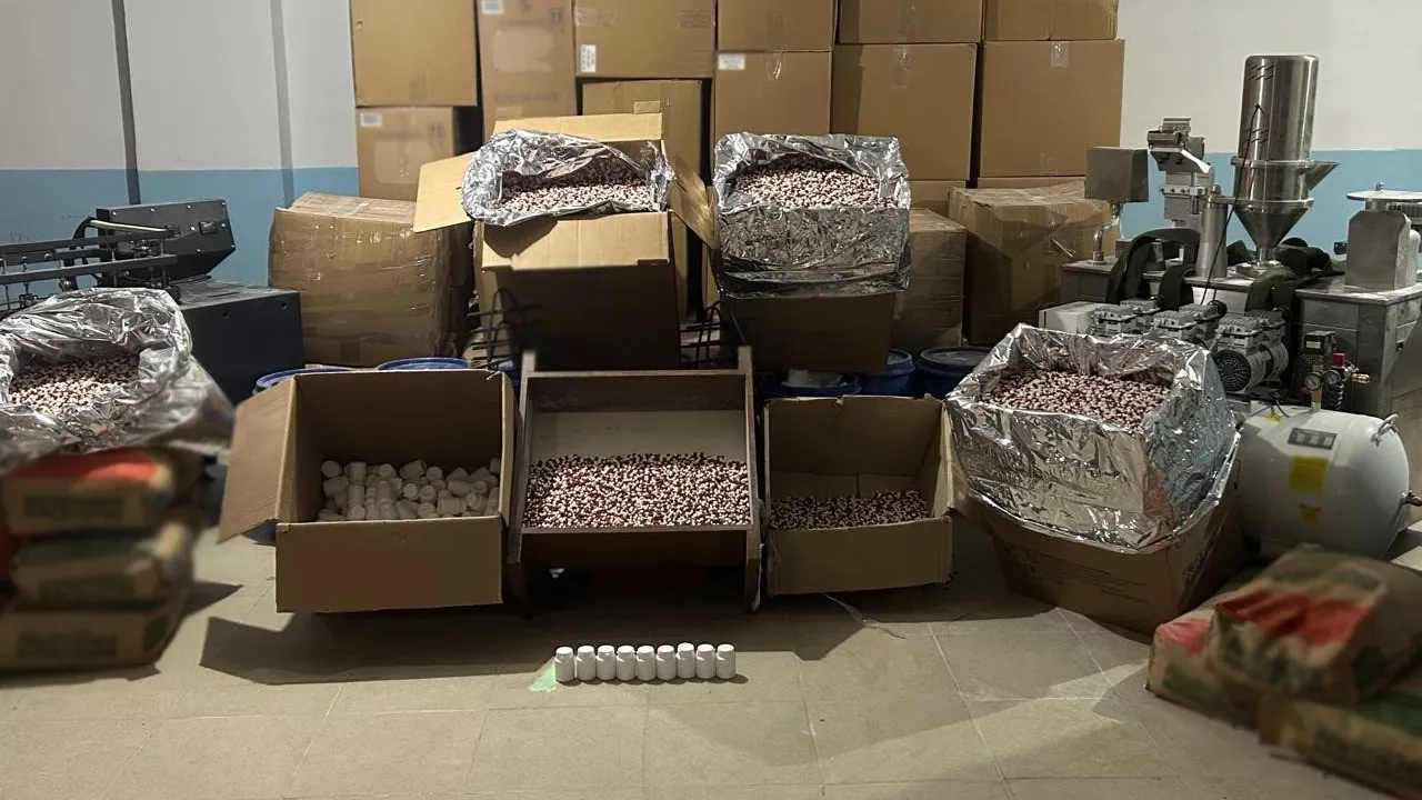 İstanbul polisi düğmeye bastı! Uyuşturucu imalathanesinde yok yok