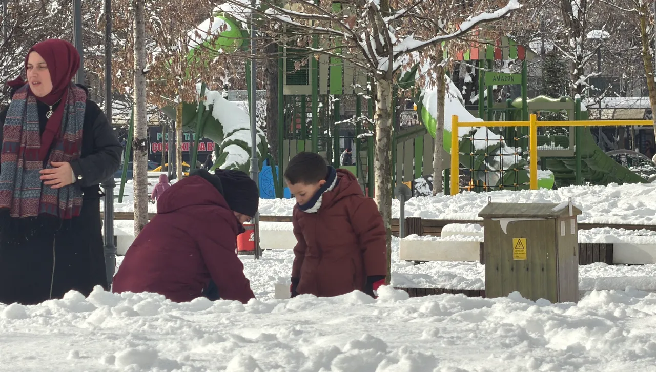 Kar yiyenleri bekleyen gizli tehlike! Kaşık kaşık tüketiliyordu, risk çok fazla