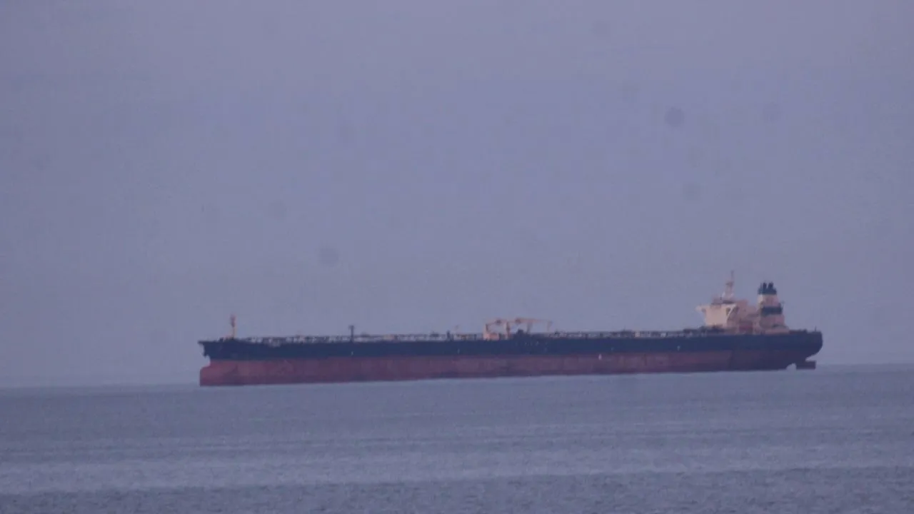 Karadeniz'de bir kez daha petrol tankerleri hedef alındı! Ülkelerden peş peşe açıklama 