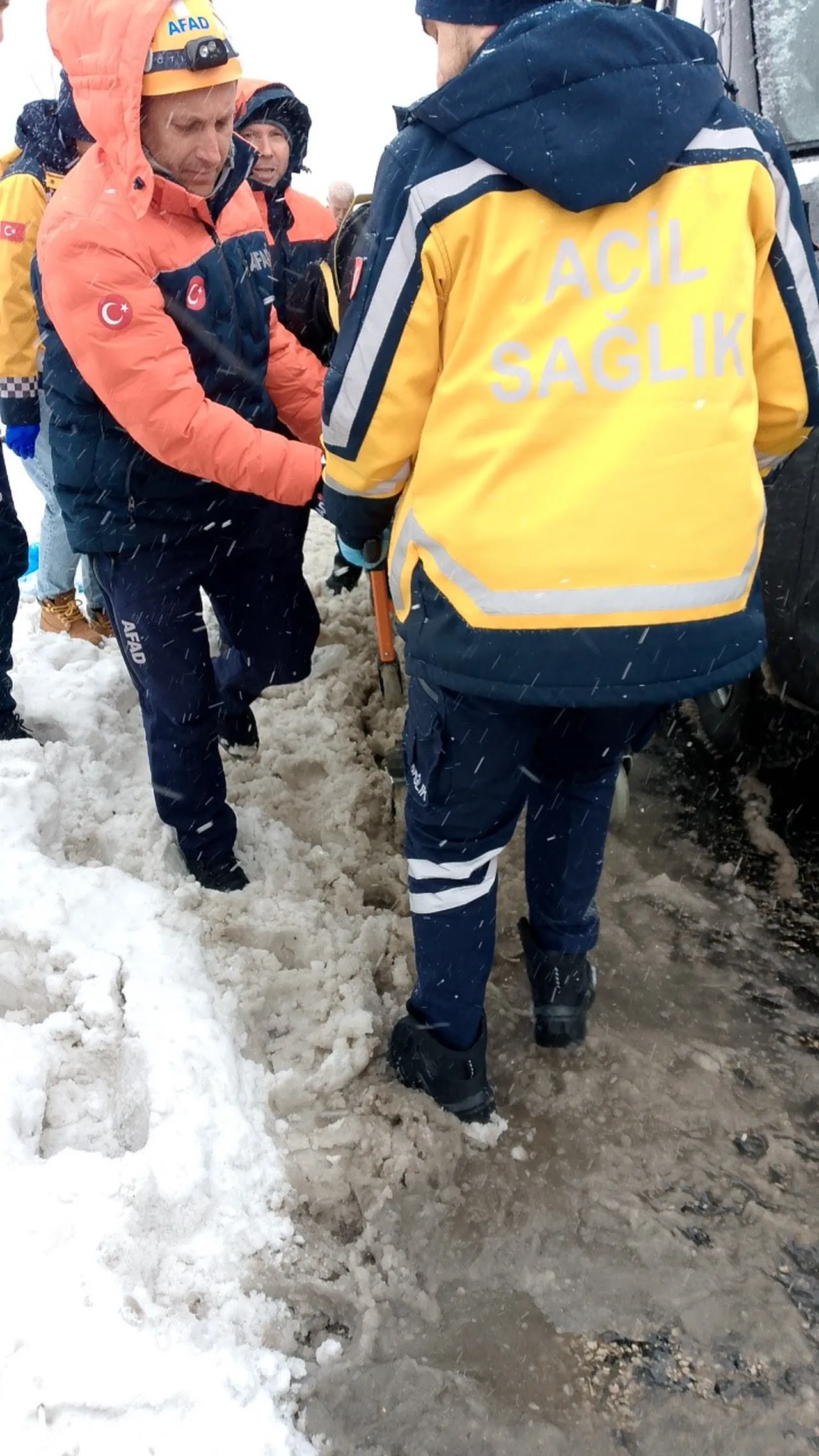 Kayseri’de cenaze taşıyan minibüs devrildi: 22 kişi yaralandı